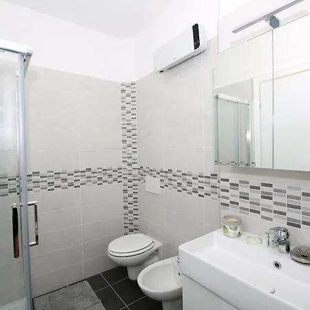 A Private And Parking Διαμέρισμα