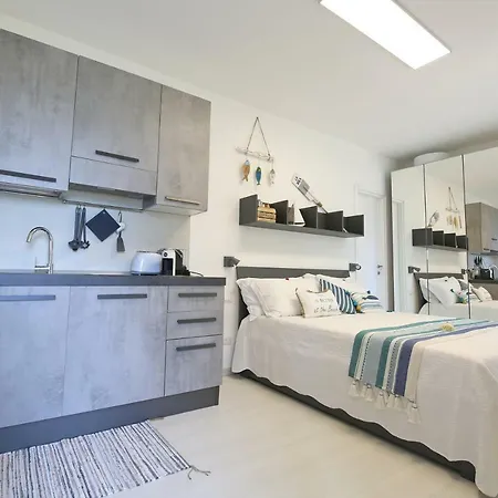 A Private And Parking * Oliveto Lario