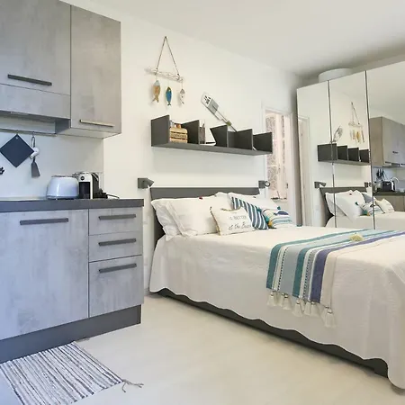 Apartment A Private And Parking *