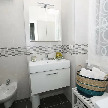 Apartment A Private And Parking