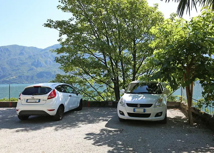 Apartmán A Private And Parking Oliveto Lario