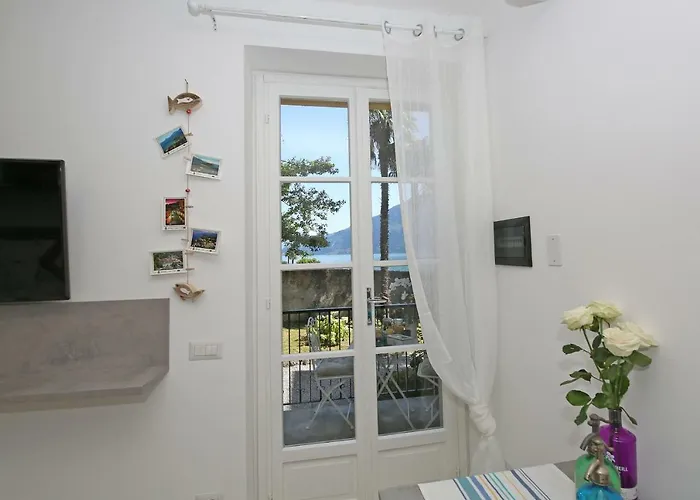 A Private And Parking * Oliveto Lario